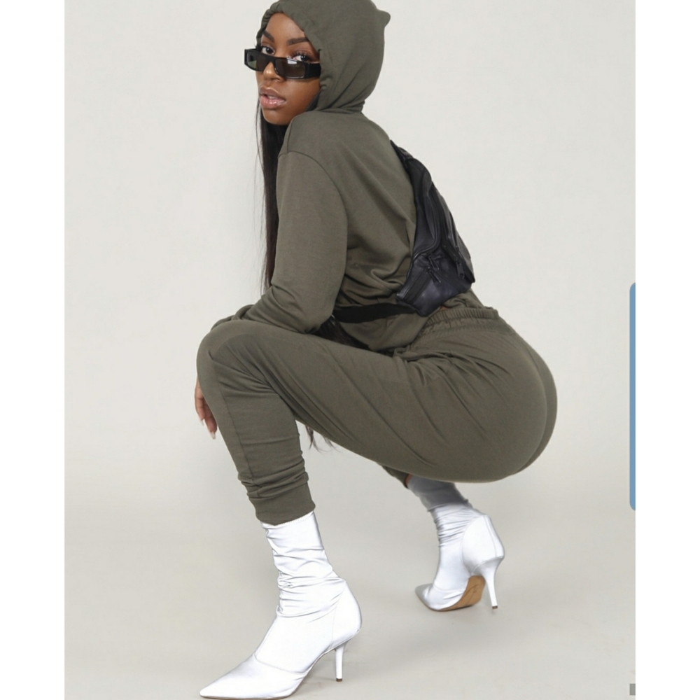 Mattebrand/ Working Girl Khaki Jogger Set